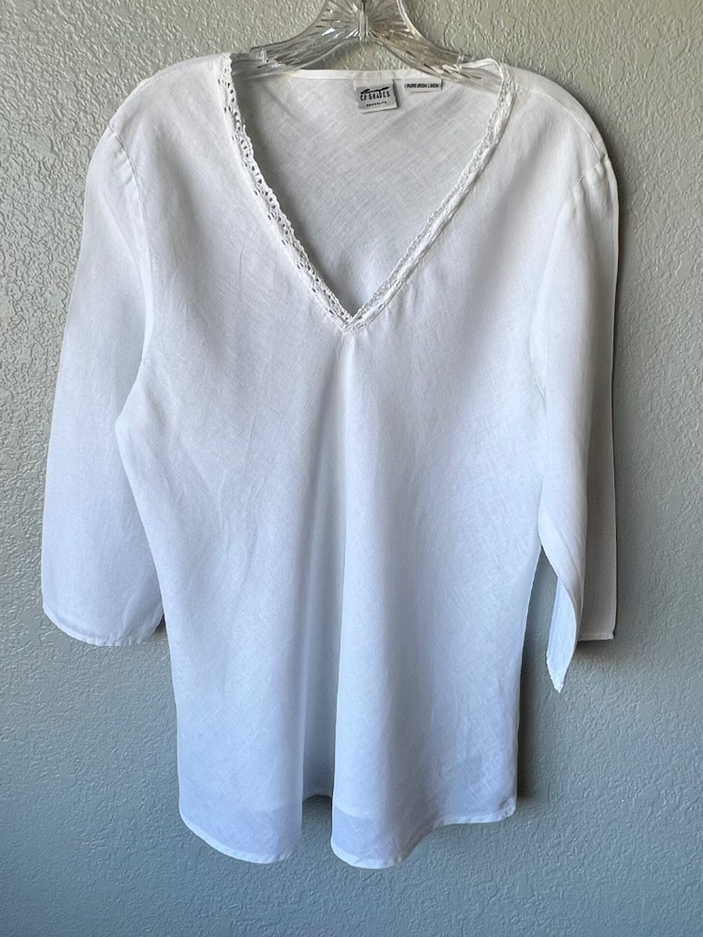 * FIRM PRICE* CP Shades Irish Linen with Lace V-Neckline 3/4 Sleeve Top